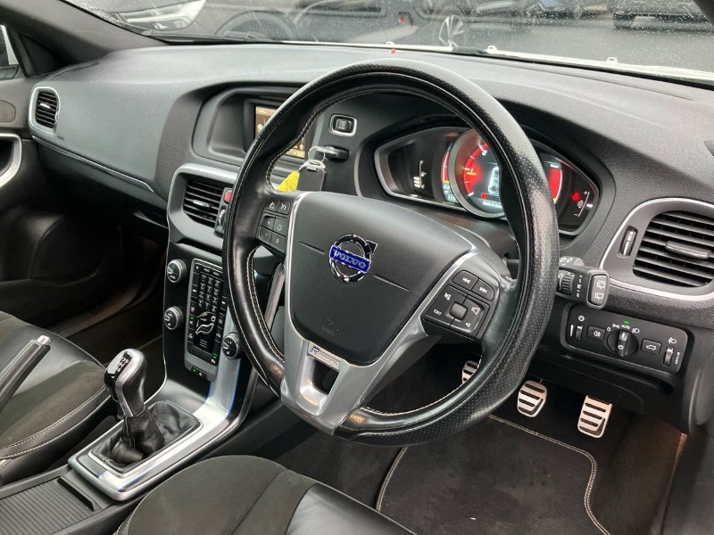 2014 (64) VOLVO V40 D2 R DESIGN 5dr 3636763