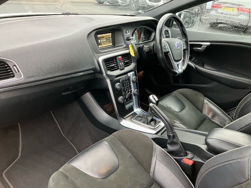 2014 (64) VOLVO V40 D2 R DESIGN 5dr 3636784