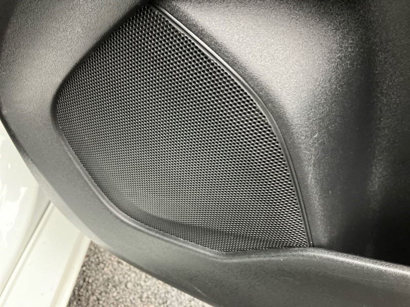 2014 (64) VOLVO V40 D2 R DESIGN 5dr 3636765