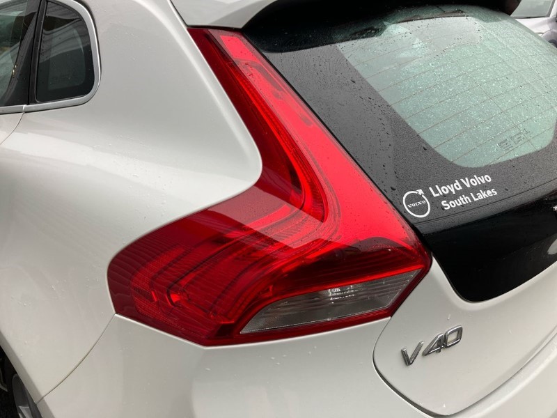 2014 (64) VOLVO V40 D2 R DESIGN 5dr 3636791