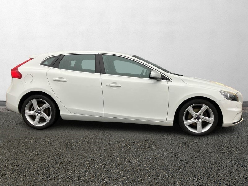 2014 (64) VOLVO V40 D2 R DESIGN 5dr 3636758