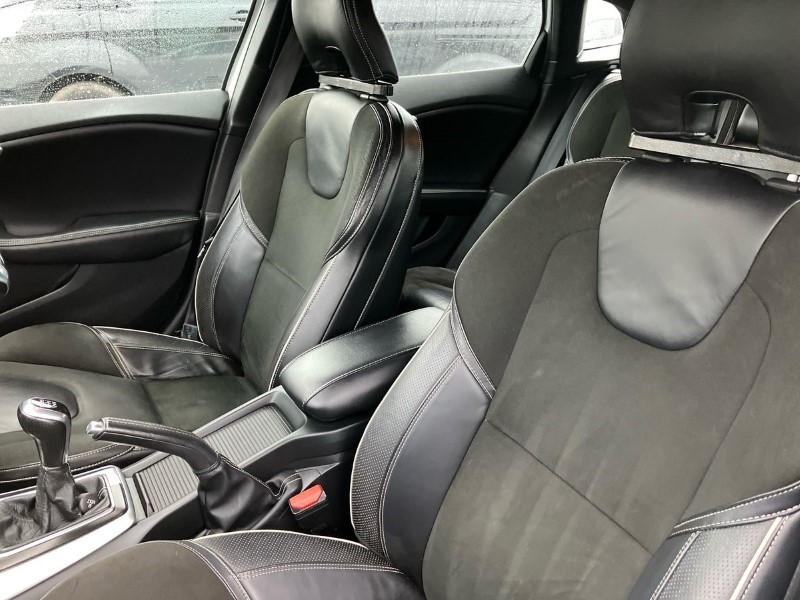 2014 (64) VOLVO V40 D2 R DESIGN 5dr 3636783