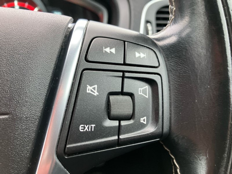 2014 (64) VOLVO V40 D2 R DESIGN 5dr 3636772