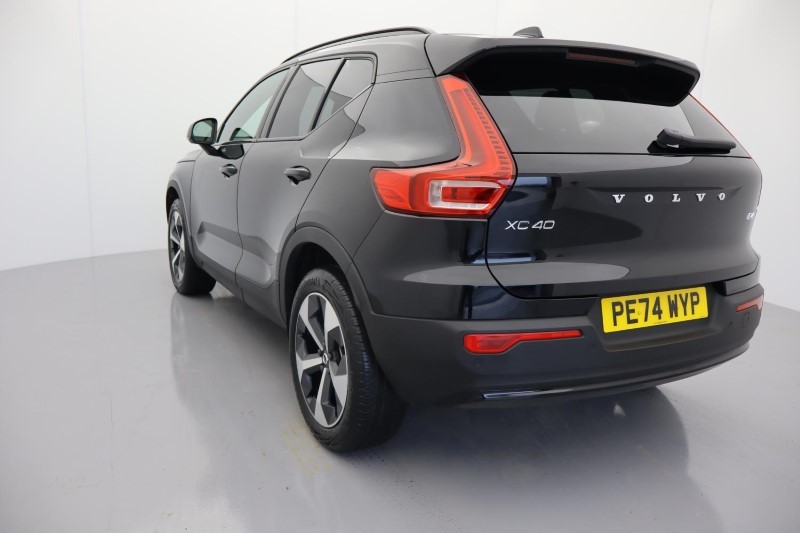 2024 (74) VOLVO XC40 2.0 B4P Plus Dark 5dr Auto *VAT QUALIFYING* 3799810