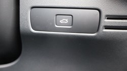 2024 (74) VOLVO XC40 2.0 B4P Plus Dark 5dr Auto *VAT QUALIFYING* 3799844