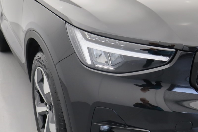 2024 (74) VOLVO XC40 2.0 B4P Plus Dark 5dr Auto *VAT QUALIFYING* 3799795