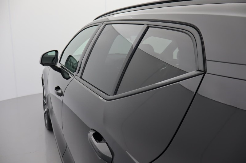 2024 (74) VOLVO XC40 2.0 B4P Plus Dark 5dr Auto *VAT QUALIFYING* 3799814