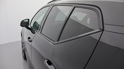 2024 (74) VOLVO XC40 2.0 B4P Plus Dark 5dr Auto *VAT QUALIFYING* 3799814