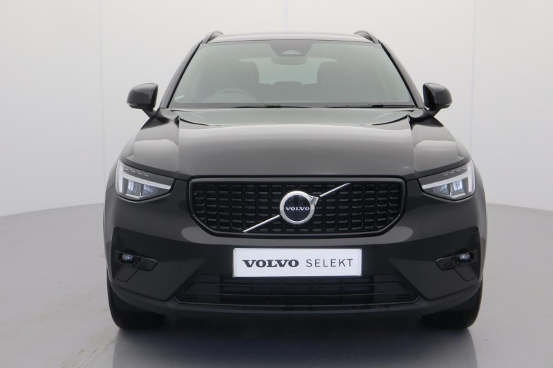 2024 (74) VOLVO XC40 2.0 B4P Plus Dark 5dr Auto *VAT QUALIFYING* 3799794