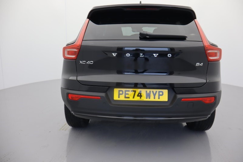 2024 (74) VOLVO XC40 2.0 B4P Plus Dark 5dr Auto *VAT QUALIFYING* 3799805