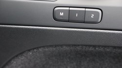 2024 (74) VOLVO XC40 2.0 B4P Plus Dark 5dr Auto *VAT QUALIFYING* 3799821