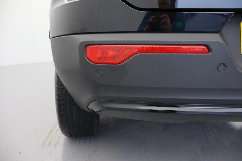 2024 (74) VOLVO XC40 2.0 B4P Plus Dark 5dr Auto *VAT QUALIFYING* 3799807