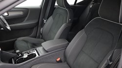 2024 (74) VOLVO XC40 2.0 B4P Plus Dark 5dr Auto *VAT QUALIFYING* 3799815