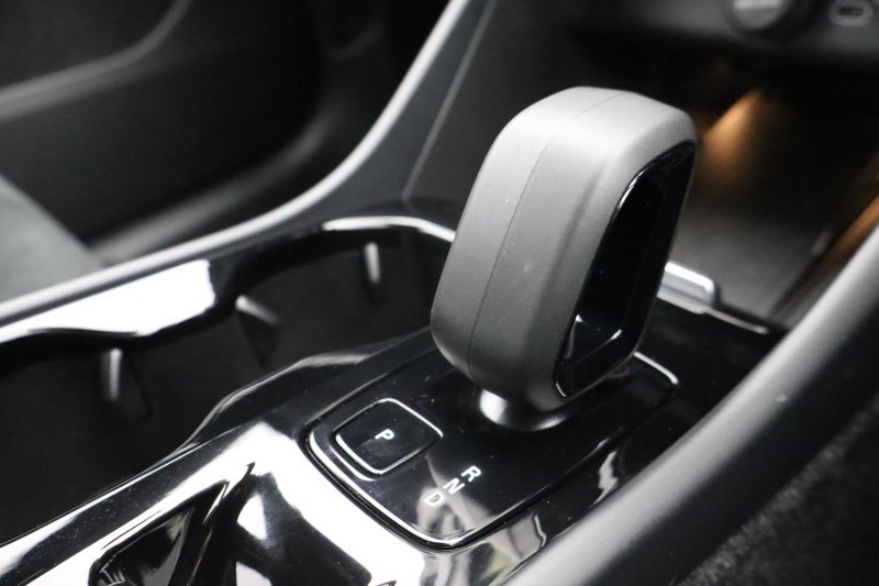 2024 (74) VOLVO XC40 2.0 B4P Plus Dark 5dr Auto *VAT QUALIFYING* 3799845