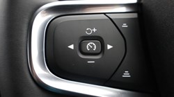 2024 (74) VOLVO XC40 2.0 B4P Plus Dark 5dr Auto *VAT QUALIFYING* 3799832