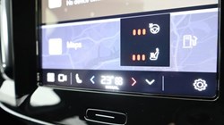 2024 (74) VOLVO XC40 2.0 B4P Plus Dark 5dr Auto *VAT QUALIFYING* 3799840