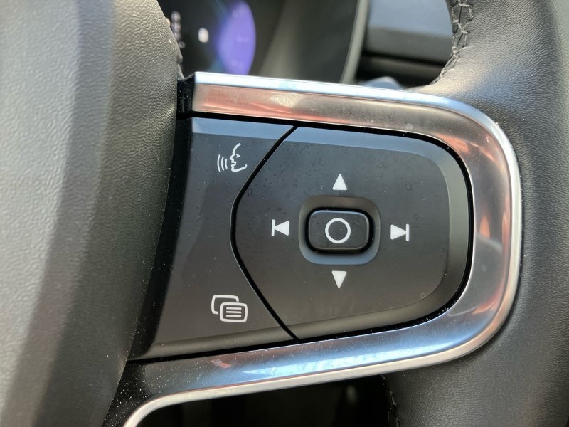 2024 (73) VOLVO XC40 2.0 B4P Plus Dark 5dr Auto 3571190