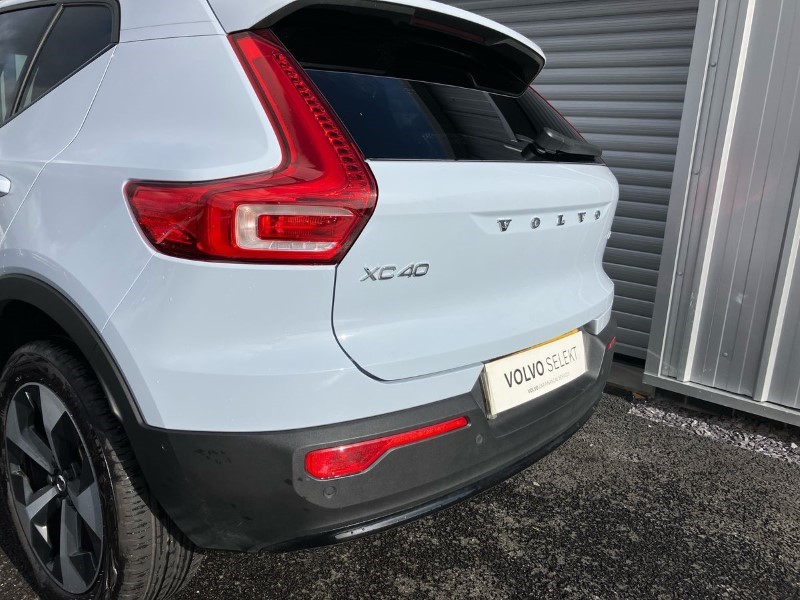 2024 (73) VOLVO XC40 2.0 B4P Plus Dark 5dr Auto 3571213
