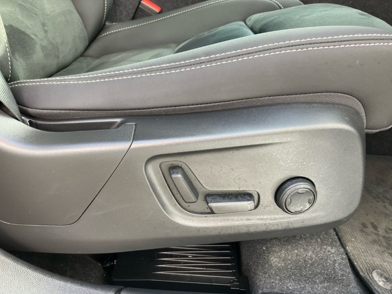 2024 (73) VOLVO XC40 2.0 B4P Plus Dark 5dr Auto 3571185