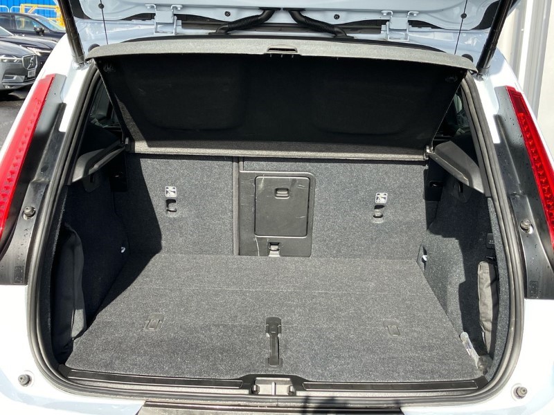 2024 (73) VOLVO XC40 2.0 B4P Plus Dark 5dr Auto 3571205