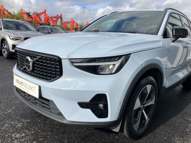 2024 (73) VOLVO XC40 2.0 B4P Plus Dark 5dr Auto 3571211