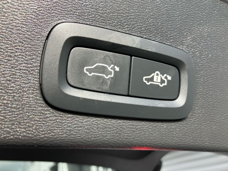 2024 (73) VOLVO XC40 2.0 B4P Plus Dark 5dr Auto 3571206