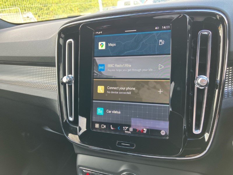 2024 (73) VOLVO XC40 2.0 B4P Plus Dark 5dr Auto 3571193