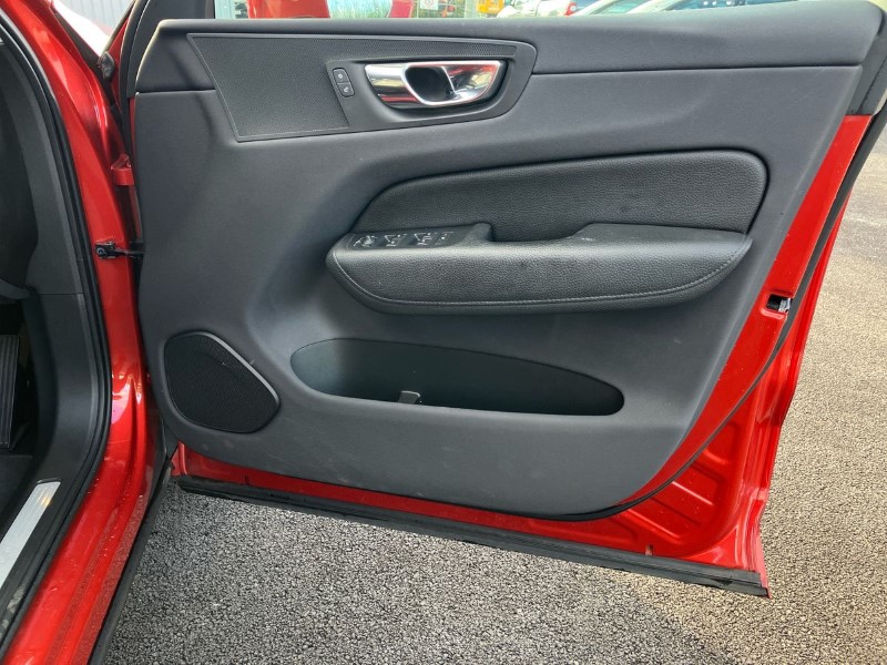 2019 (69) VOLVO XC60 2.0 T4 190 Edition 5dr Geartronic 3589939