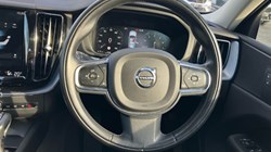 2019 (69) VOLVO XC60 2.0 T4 190 Edition 5dr Geartronic 3589945