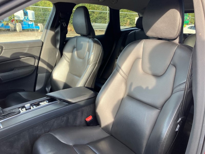 2019 (69) VOLVO XC60 2.0 T4 190 Edition 5dr Geartronic 3589960