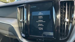 2019 (69) VOLVO XC60 2.0 T4 190 Edition 5dr Geartronic 3589954