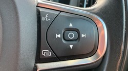 2019 (69) VOLVO XC60 2.0 T4 190 Edition 5dr Geartronic 3589947