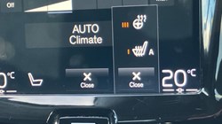 2019 (69) VOLVO XC60 2.0 T4 190 Edition 5dr Geartronic 3589955
