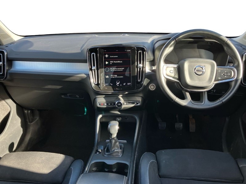 2019 (19) VOLVO XC40 2.0 D3 Momentum Pro 5dr 3612146