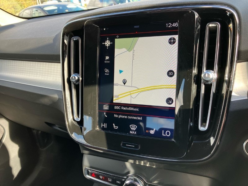 2019 (19) VOLVO XC40 2.0 D3 Momentum Pro 5dr 3612160