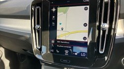 2019 (19) VOLVO XC40 2.0 D3 Momentum Pro 5dr 3612160