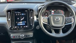 2019 (19) VOLVO XC40 2.0 D3 Momentum Pro 5dr 3612158