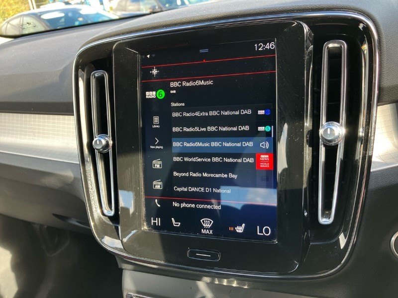 2019 (19) VOLVO XC40 2.0 D3 Momentum Pro 5dr 3612161