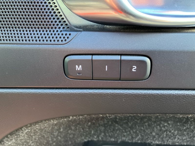 2019 (19) VOLVO XC40 2.0 D3 Momentum Pro 5dr 3612180