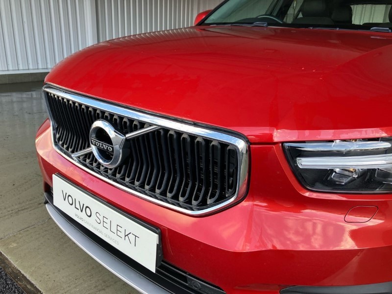 2019 (19) VOLVO XC40 2.0 D3 Momentum Pro 5dr 3612175
