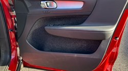 2019 (19) VOLVO XC40 2.0 D3 Momentum Pro 5dr 3612148