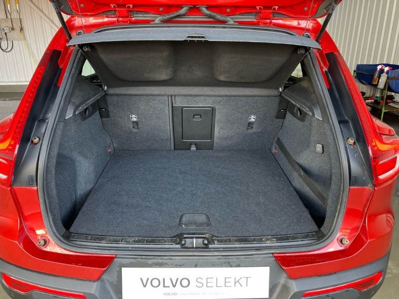 2019 (19) VOLVO XC40 2.0 D3 Momentum Pro 5dr 3612171