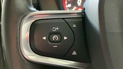 2019 (19) VOLVO XC40 2.0 D3 Momentum Pro 5dr 3612155