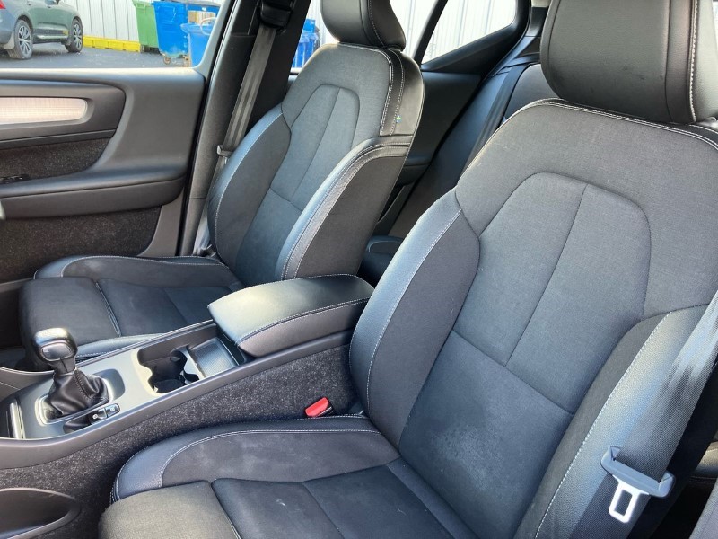 2019 (19) VOLVO XC40 2.0 D3 Momentum Pro 5dr 3612169