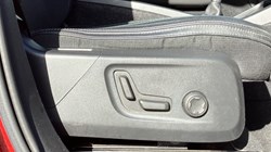 2019 (19) VOLVO XC40 2.0 D3 Momentum Pro 5dr 3612151