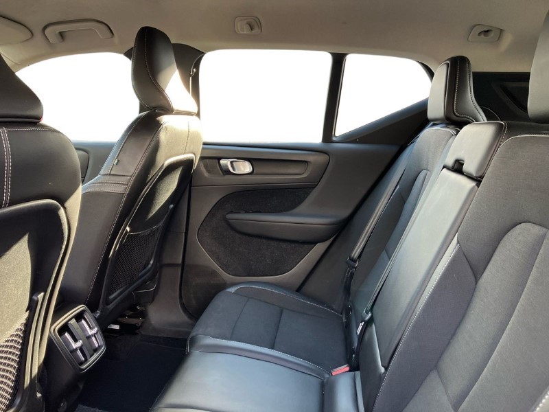 2019 (19) VOLVO XC40 2.0 D3 Momentum Pro 5dr 3612141