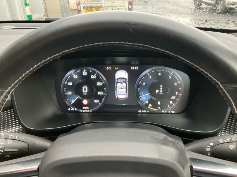 2020 (70) VOLVO XC40 2.0 B5P R DESIGN Pro 5dr AWD Auto 3606410