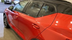 2020 (70) VOLVO XC40 2.0 B5P R DESIGN Pro 5dr AWD Auto 3606427