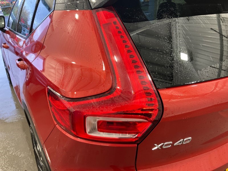 2020 (70) VOLVO XC40 2.0 B5P R DESIGN Pro 5dr AWD Auto 3606432