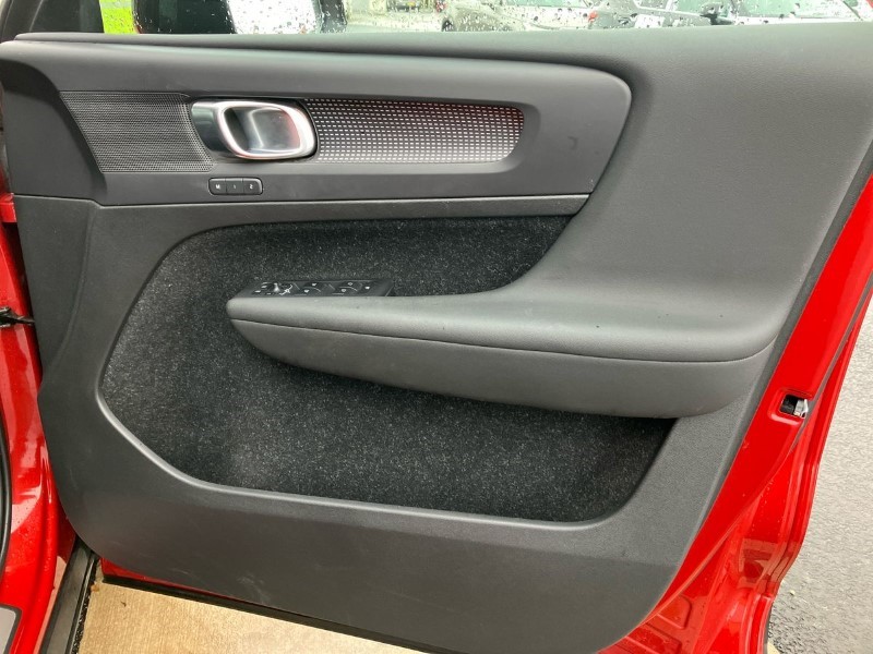 2020 (70) VOLVO XC40 2.0 B5P R DESIGN Pro 5dr AWD Auto 3606401